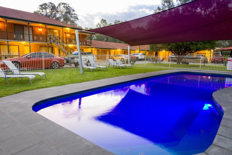 Advance Motel - Accommodation Perth 0