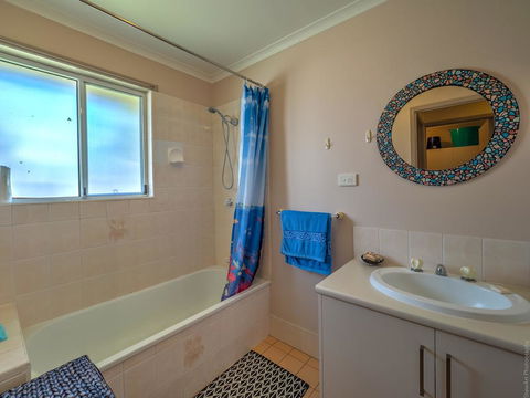 Affordable Holiday Home - Accommodation Perth 3