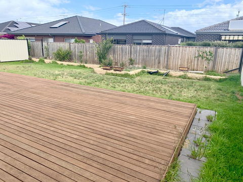 AHA Family Holiday House With Huge Backyard - Perth Resorts 1