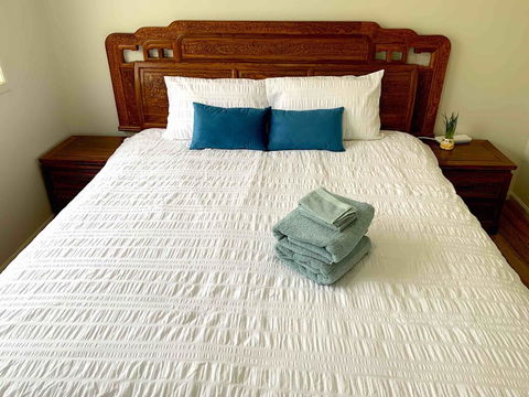 AHA Family Holiday House With Huge Backyard - Perth Resorts 0