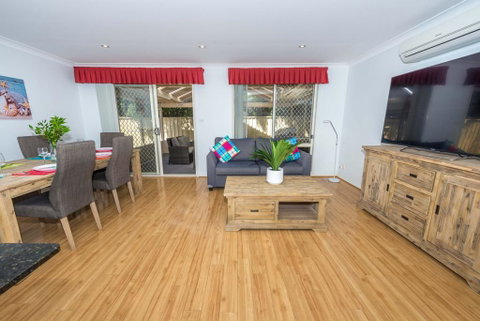Ajax Avenue 2/35 - Nelson Bay - Accommodation Perth 2
