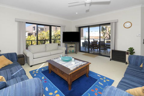Al Mare No 2 42a - Accommodation Perth 2