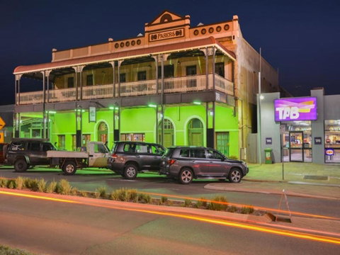 Albion Hotel - Accommodation Perth 1
