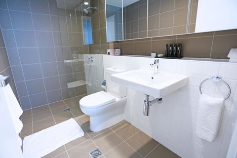 Alex Perry Hotel & Apartments - Accommodation Perth 2