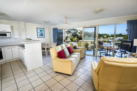 Alexander Beachfront Apartments - Perth Resorts 2