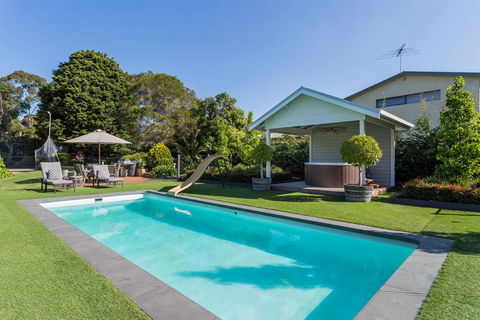 ALLAMBEA - MOUNT ELIZA - Accommodation Perth 0