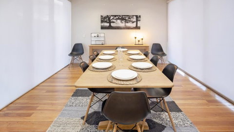 Alpine Snow Angels Retreat Luxurious Snowy Mountains Living - Accommodation Perth 3