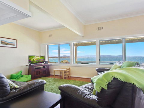 Amazing Aspects - Perched Above Tilbury Cove - Accommodation Perth 3