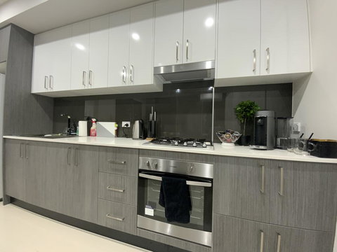 Amazing New Apartment Penrith, Prime Location - Accommodation Perth 3