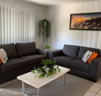 Andergrove Home with a Garden View-Wi-fi  Netflix - Perth Resorts