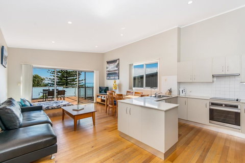 Angourie Blue Unit 2 - Accommodation Perth 2