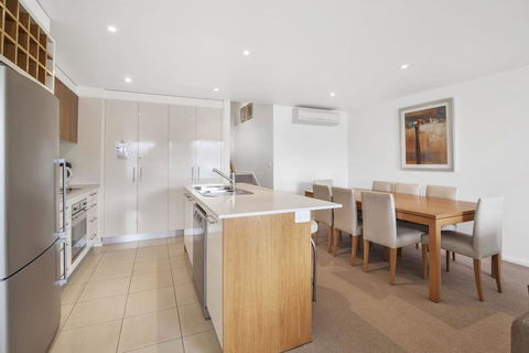 APOLLO BLUE 6 - Modern Waterfront Apartment - Perth Resorts 3