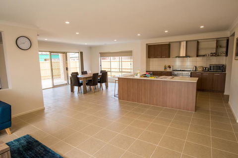 Apple House Point Cook - Accommodation Perth 3