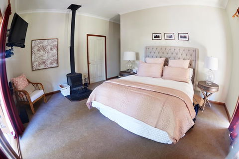 Arcadian Retreat - Perth Resorts 3