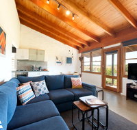 Art at Linden Gate - Perth Resorts