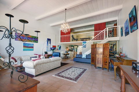 Arty Warehouse Apartment - Stroll To South Beach - Accommodation Perth 2
