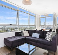 As the Sun Sets - Modern and Spacious 2BR Zetland Apartment Facing the Setting Sun - Accommodation Perth