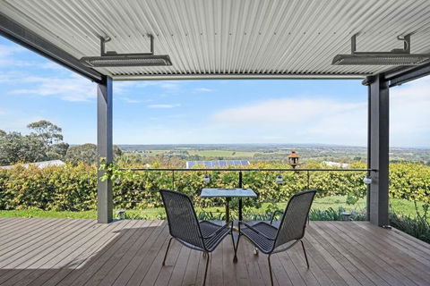 Luxury & Plush Lifestyle 5 Bedroom House In Mt Eliza - Accommodation Perth 1