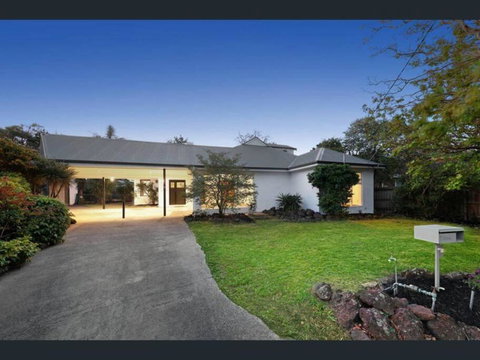 Luxury 5 Bedrooms, Pool, Quiet - Accommodation Perth 2