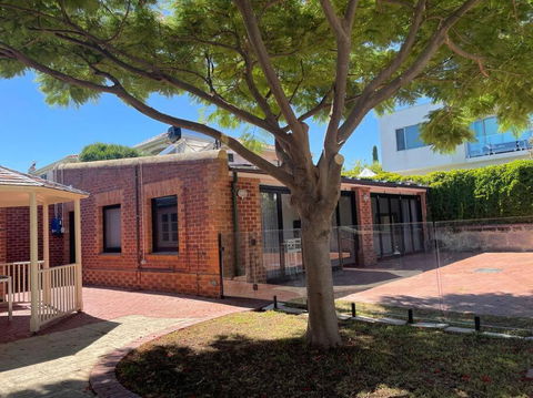 Luxury Cottage At The Manor On The River!!! - Accommodation Perth 1