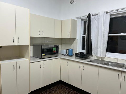 Luxury House 3 Bedrooms - Accommodation Perth 1
