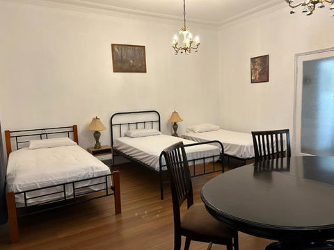 Luxury House 3 Bedrooms - Accommodation Perth 2