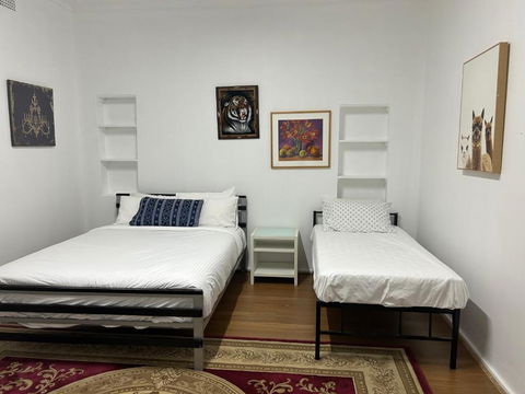Luxury House 3 Bedrooms - Accommodation Perth 0