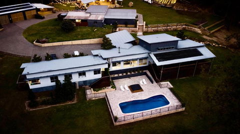 Luxury Mandalong Mansion With Pool & Spa - Accommodation Perth 0
