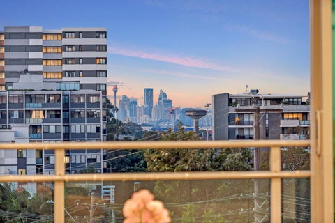 Luxury Retreat Sydney Airport Direct Train Line - Accommodation Perth 0