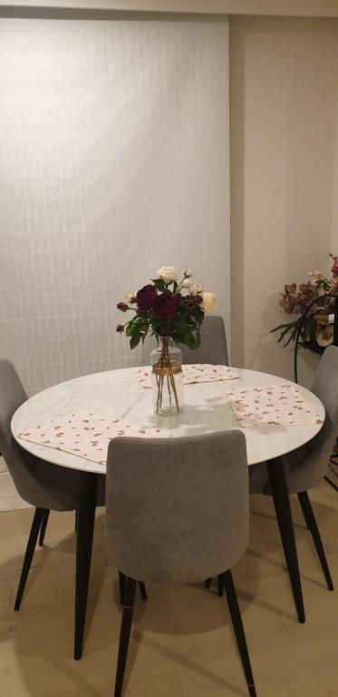 M-city Apartment - Accommodation Perth 0