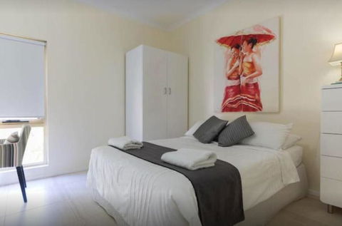 M102 West Perth Studio Apartment Near Kings Park - Accommodation Perth 0