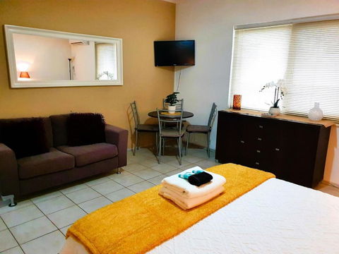 M104 West Perth Studio Apartment Near Kings Park - Accommodation Perth 1