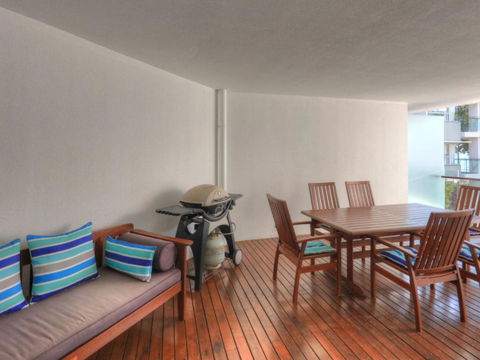 Maggies Beachfront Apartment 11 - Accommodation Perth 1
