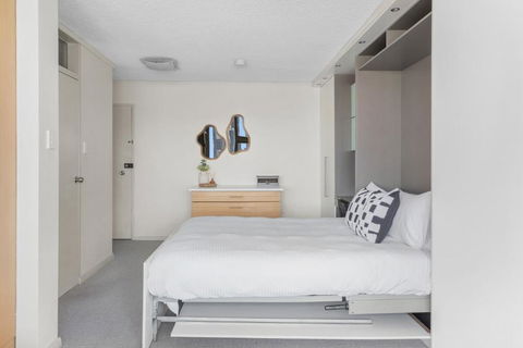 Magical Sydney Escape With Harbour Views & Parking - Accommodation Perth 2