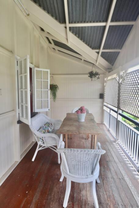 MAGNOLIA HOUSE ON THE CREEK - STANTHORPE - Accommodation Perth 2