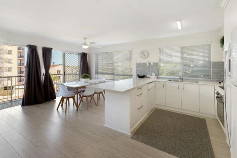 MAINSAIL8- MOOLOOLABA BEACH - Accommodation Perth 2
