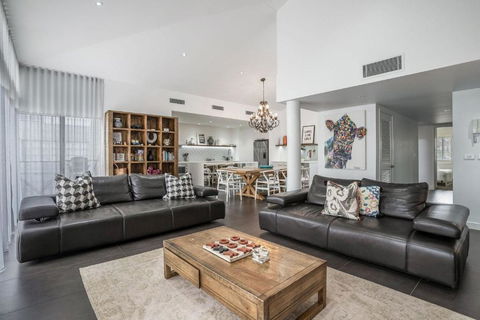 Marvel Penthouse. A Luxury Apartment By Belle Escapes Byron Bay - Accommodation Perth 0