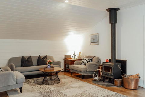 MARYBANK ESTATE - BARN LOFT - Accommodation Perth 0