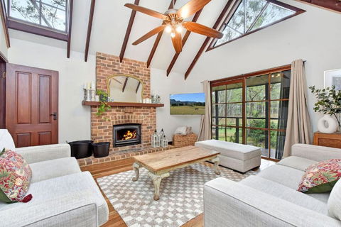 Meadowbrook Manor In North Rothbury - Accommodation Perth 2