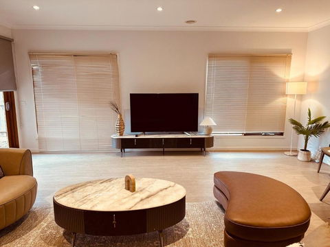 MEL-Point Cook Elegant Four-Bedroom House - Accommodation Perth 0
