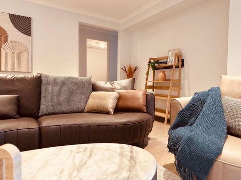 MEL-Point Cook Elegant Four-Bedroom House - Accommodation Perth 3
