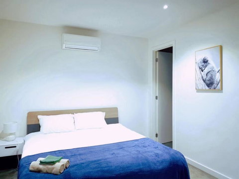 Melbourne Airport Area 3Bedroom House Strathmore Heights - Accommodation Perth 1