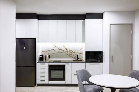 Meriton Suites Liverpool - Accommodation Perth 2