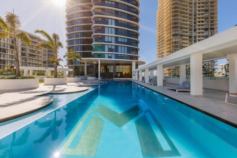 Meriton Suites Surfers Paradise - Accommodation Perth 1