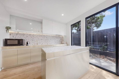 Mia-2B2B-Exceptional Style Living In Brighton East - Accommodation Perth 3