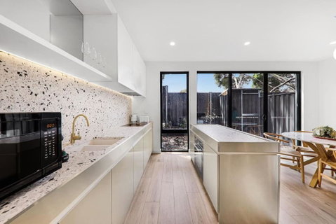 Mia-2B2B-Exceptional Style Living In Brighton East - Accommodation Perth 2