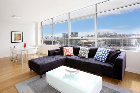 Moore To See - Modern And Spacious 3BR Zetland Apartment With Views Over Moore Park - Accommodation Perth 2