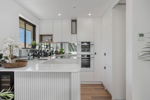 Modern, North-east Facing, 2-bed Apartment - Perth Resorts 2