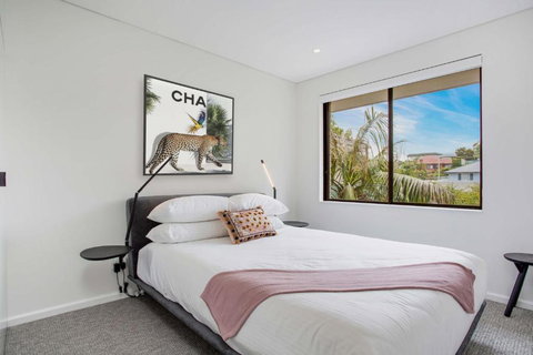 Modern, North-east Facing, 2-bed Apartment - Perth Resorts 1