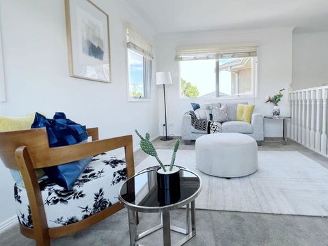 Modern And Elegant House With Swimming Pool - Accommodation Perth 2